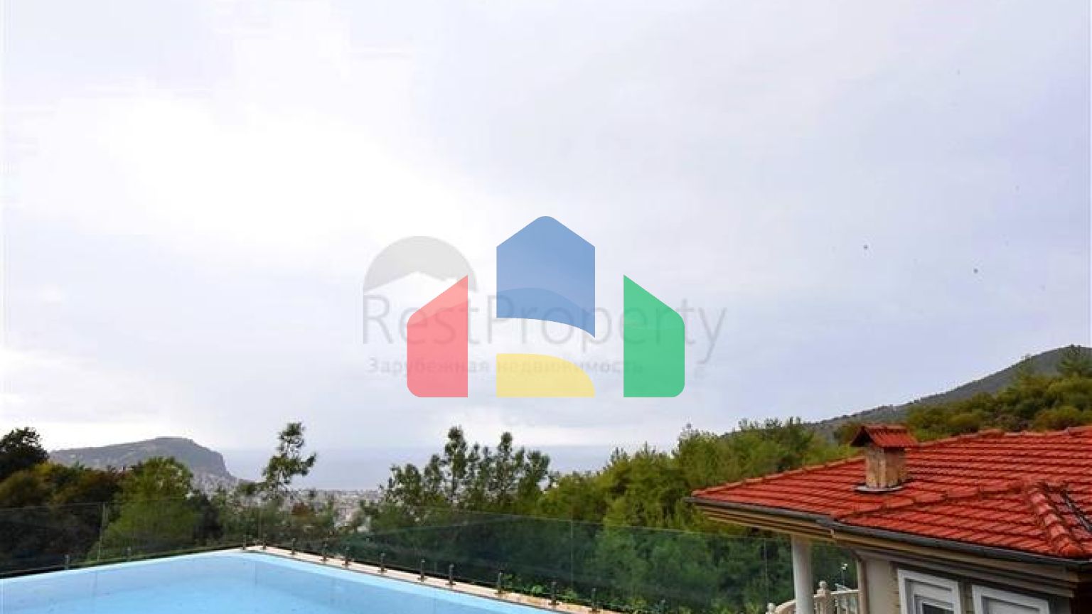 Мебльована вілла з панорамним видом в самому центрі Аланії