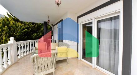 Мебльована вілла з панорамним видом в самому центрі Аланії