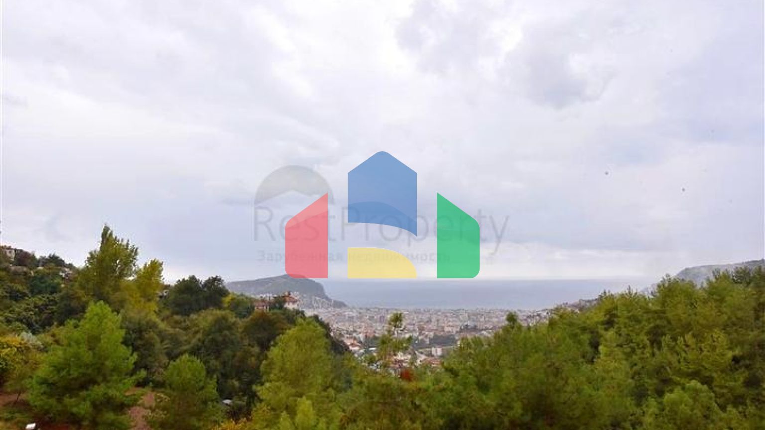 Мебльована вілла з панорамним видом в самому центрі Аланії