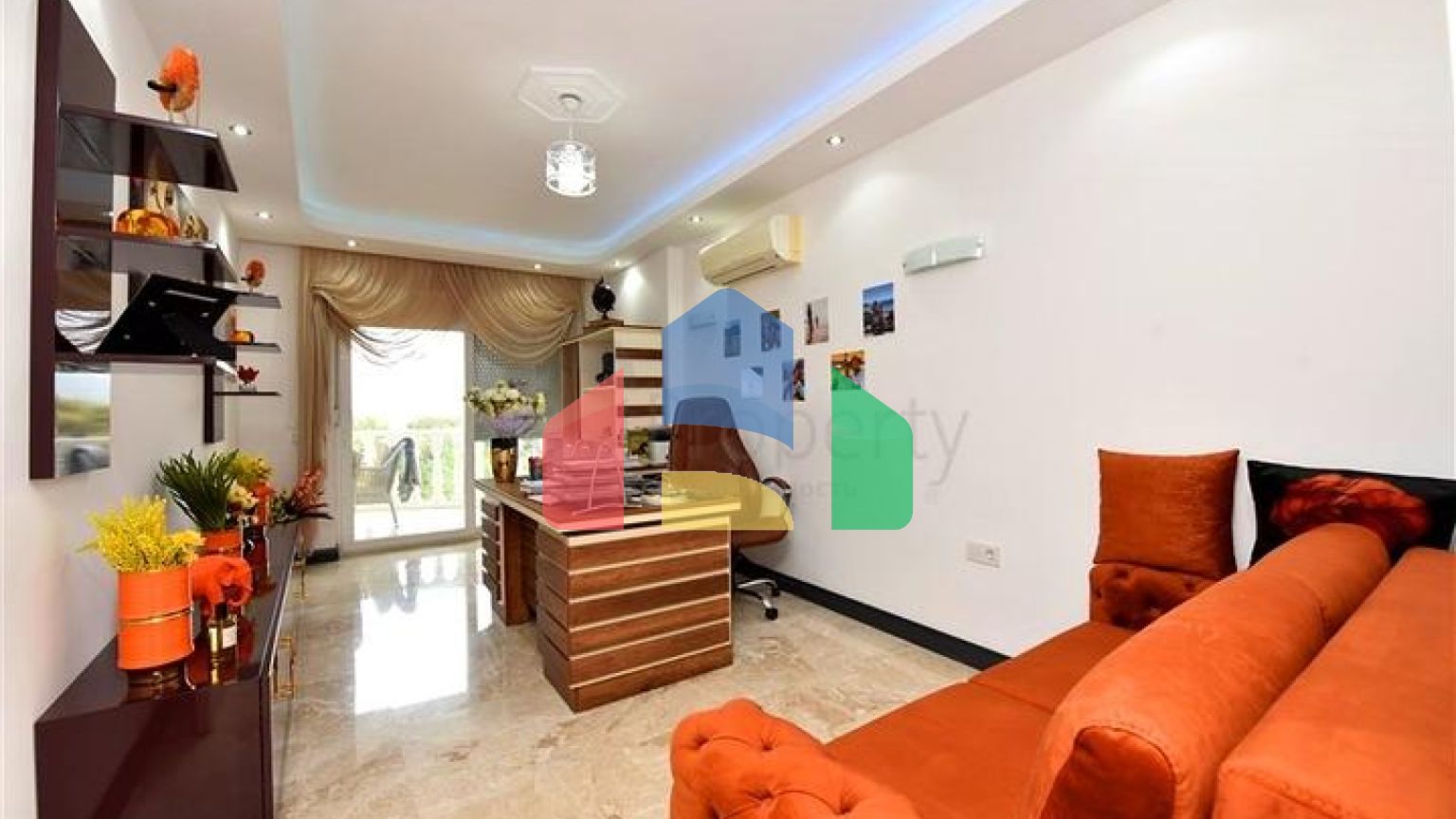 Мебльована вілла з панорамним видом в самому центрі Аланії