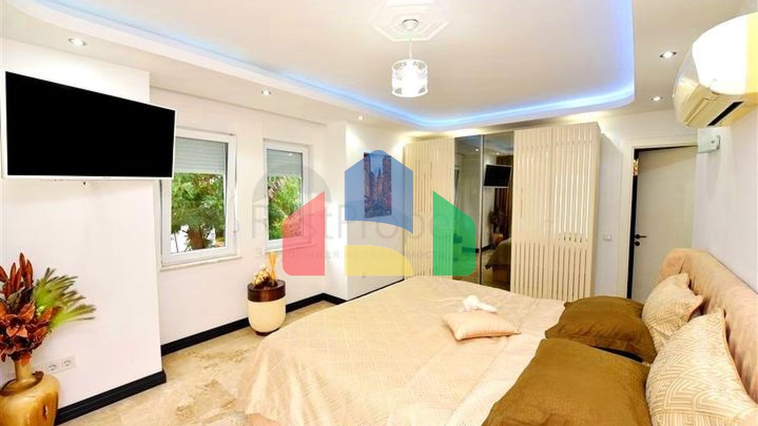 Мебльована вілла з панорамним видом в самому центрі Аланії