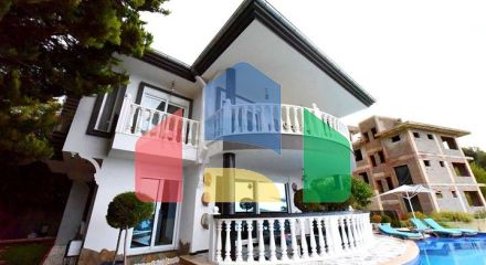 Мебльована вілла з панорамним видом в самому центрі Аланії