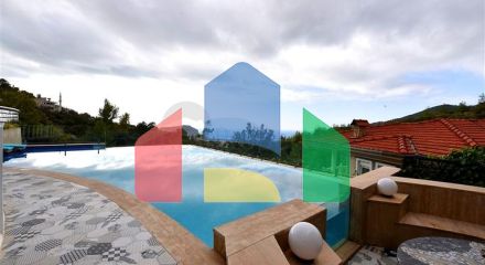 Мебльована вілла з панорамним видом в самому центрі Аланії