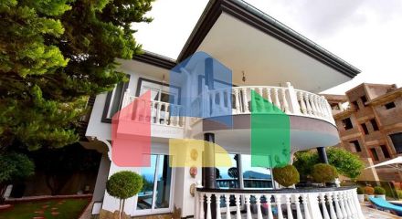 Мебльована вілла з панорамним видом в самому центрі Аланії