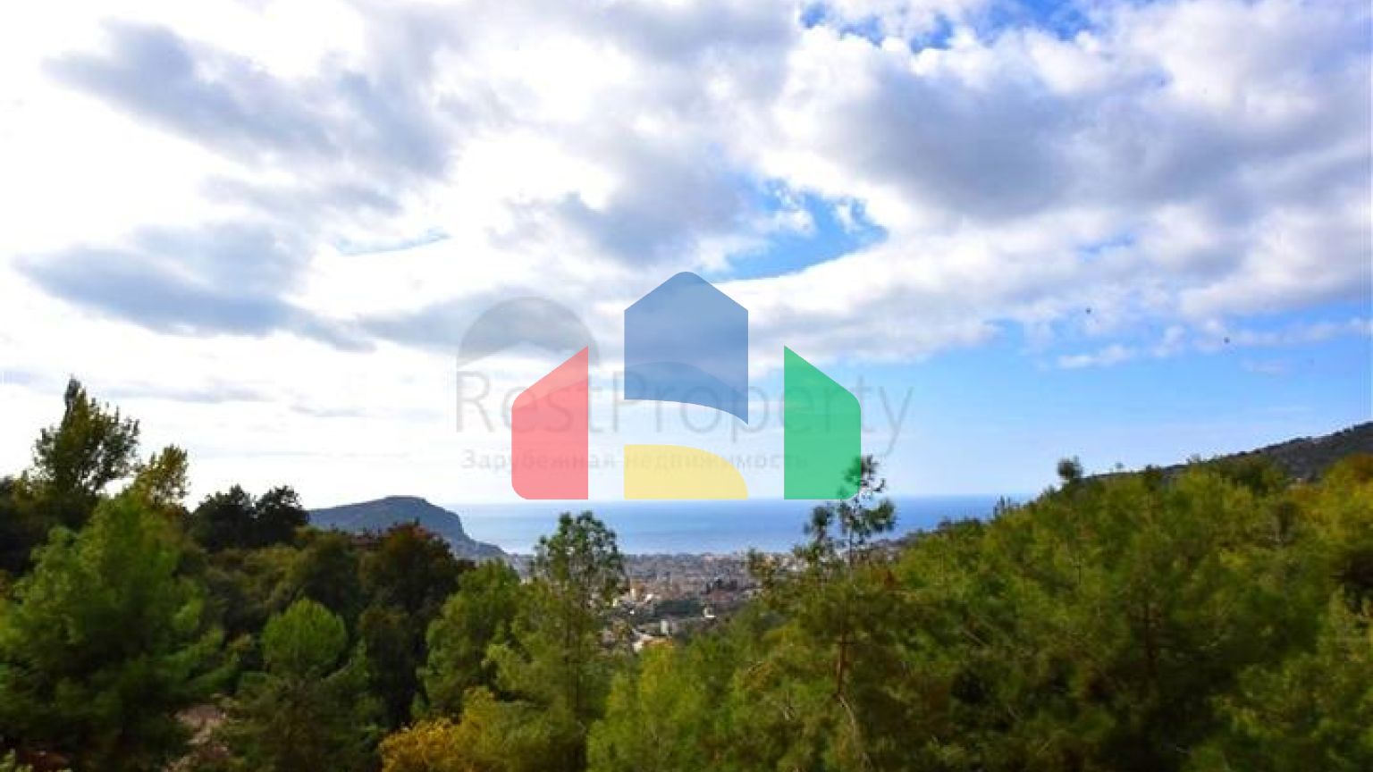 Мебльована вілла з панорамним видом в самому центрі Аланії