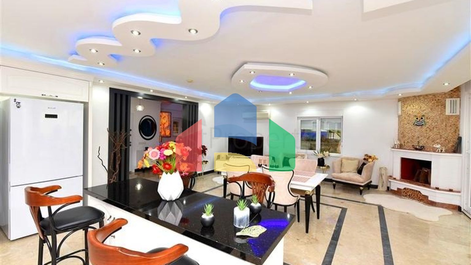 Мебльована вілла з панорамним видом в самому центрі Аланії