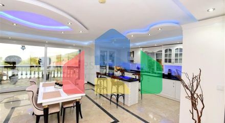 Мебльована вілла з панорамним видом в самому центрі Аланії