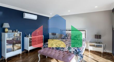 Простора вілла з видом на море в центрі Аланії