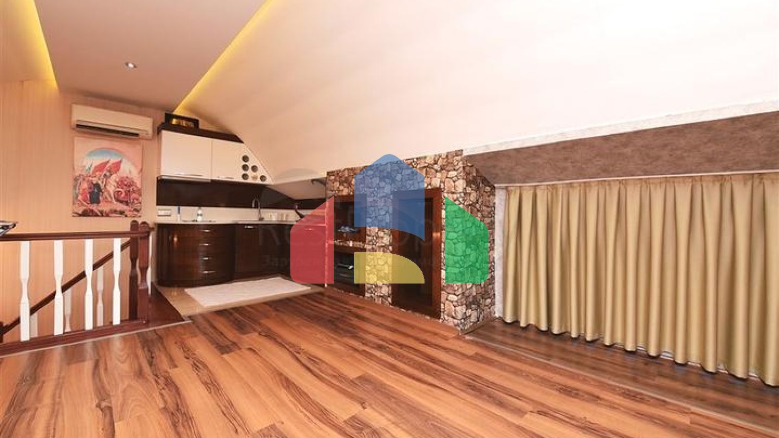 Вілла 5 + 2 з шикарним видом в центрі Аланії