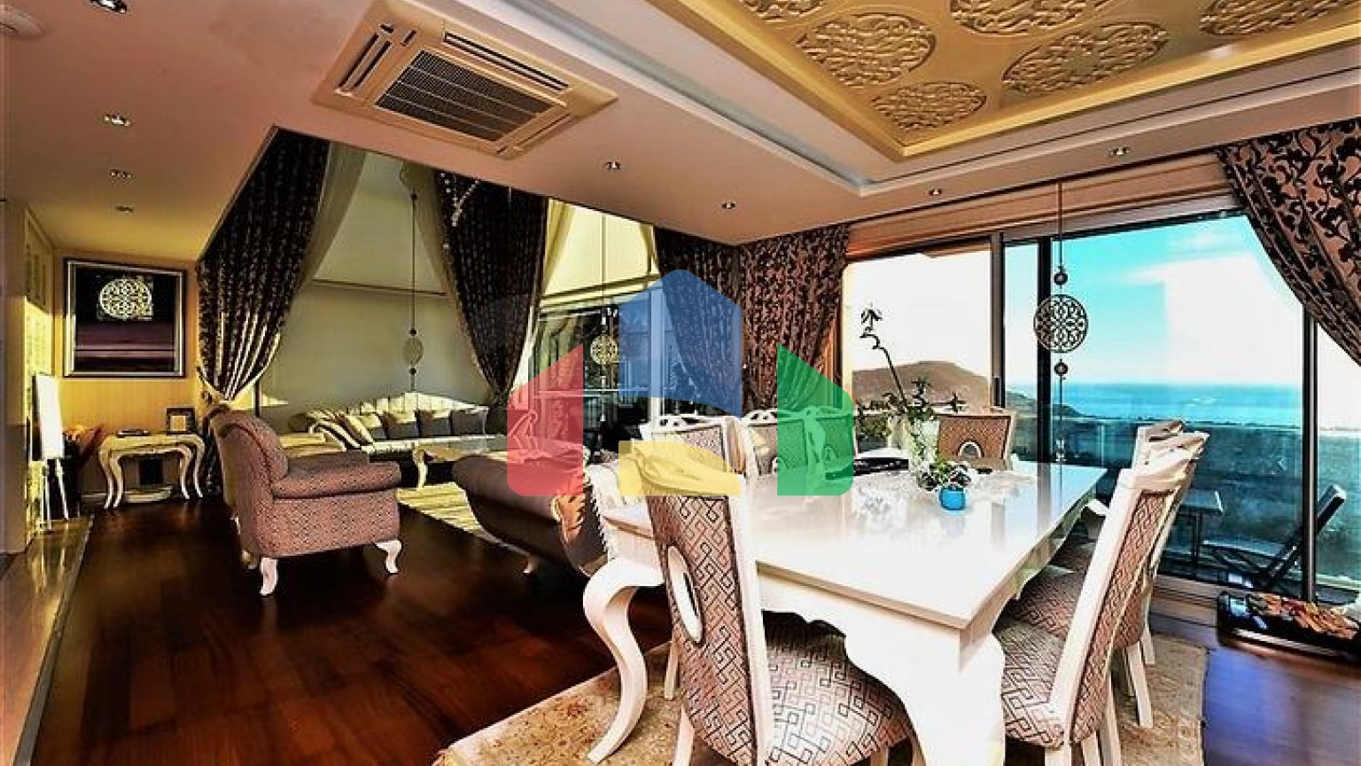 Вілла 5 + 2 з шикарним видом в центрі Аланії