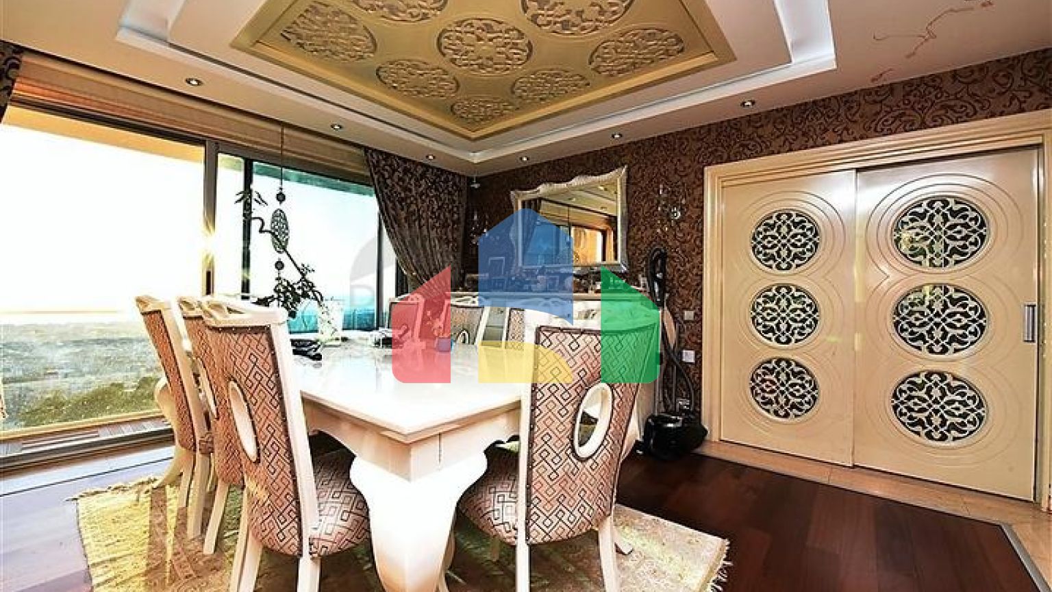 Вілла 5 + 2 з шикарним видом в центрі Аланії