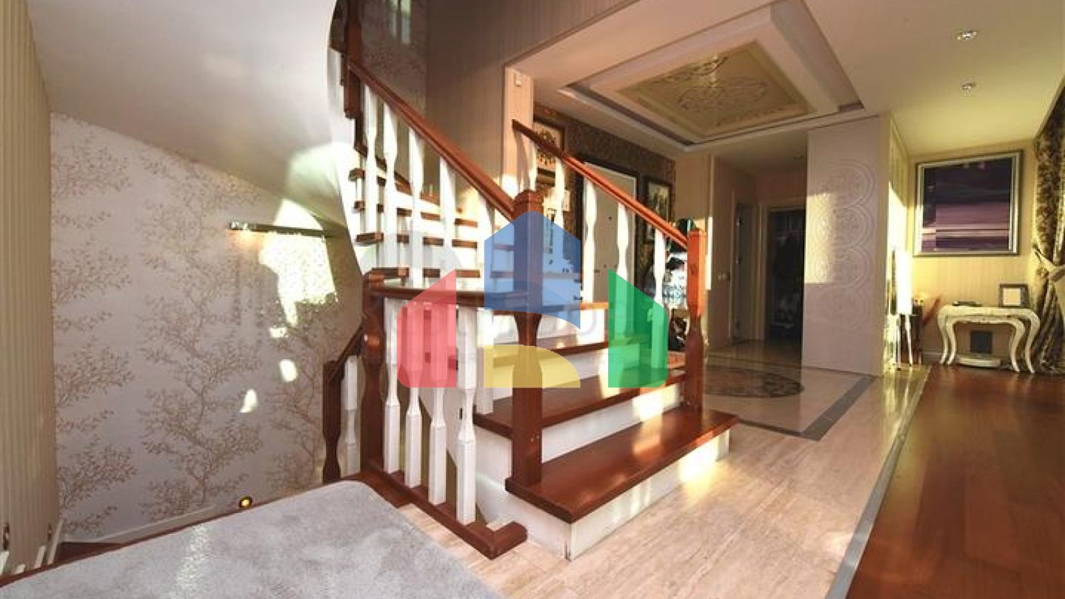 Вілла 5 + 2 з шикарним видом в центрі Аланії