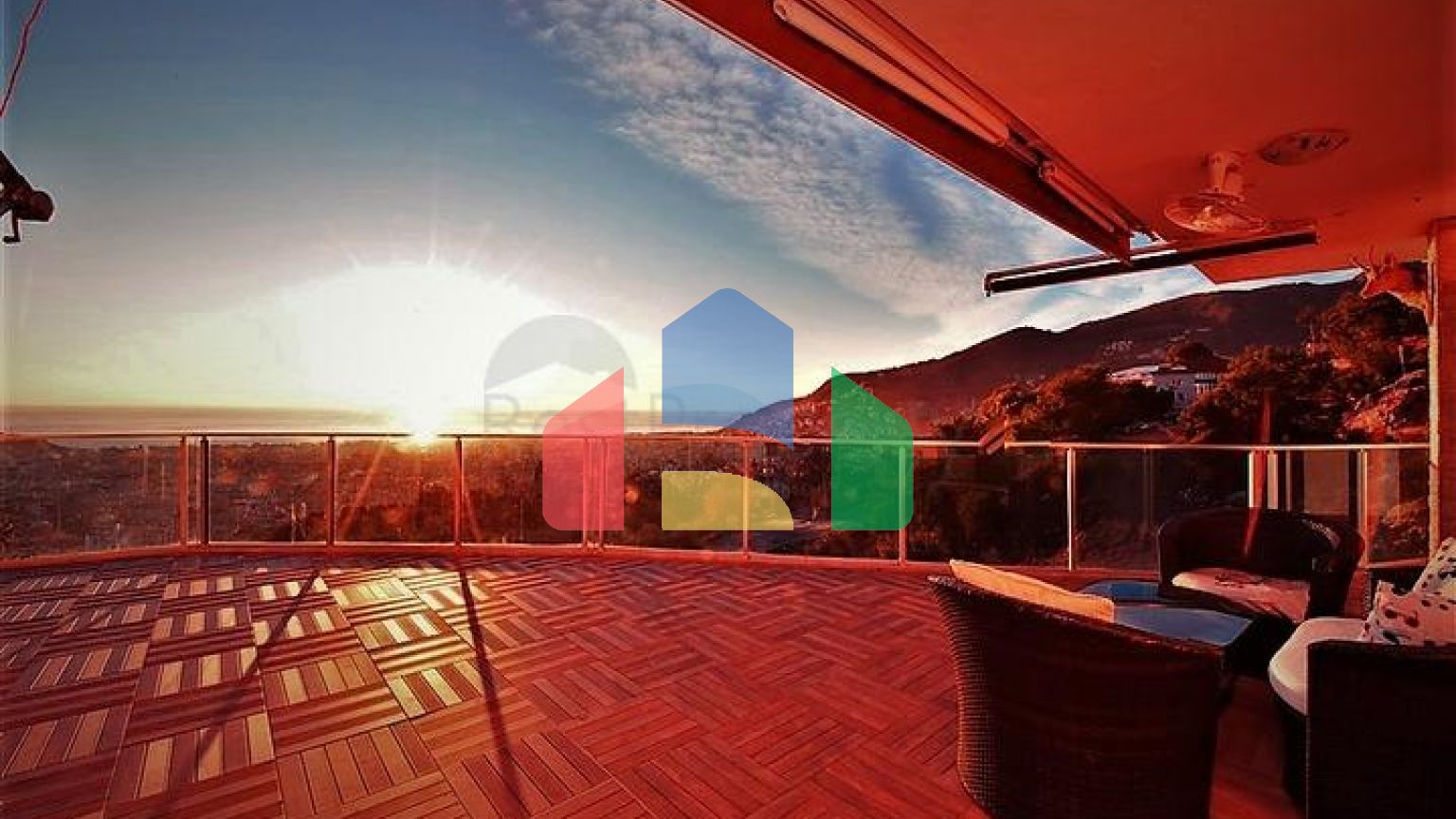 Вілла 5 + 2 з шикарним видом в центрі Аланії