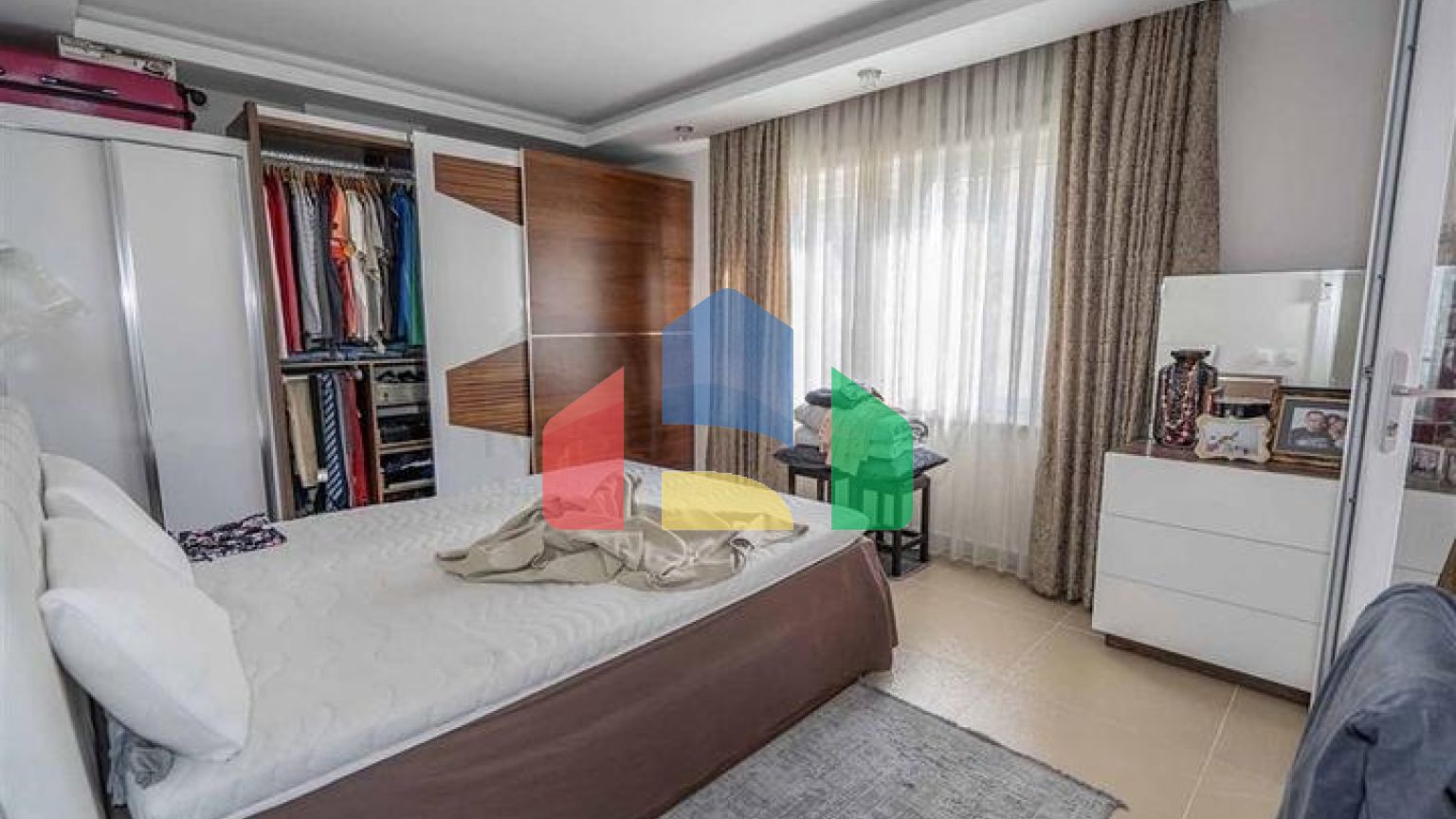 Апартаменты 2+1 с просторной Террасой в центре Алании.