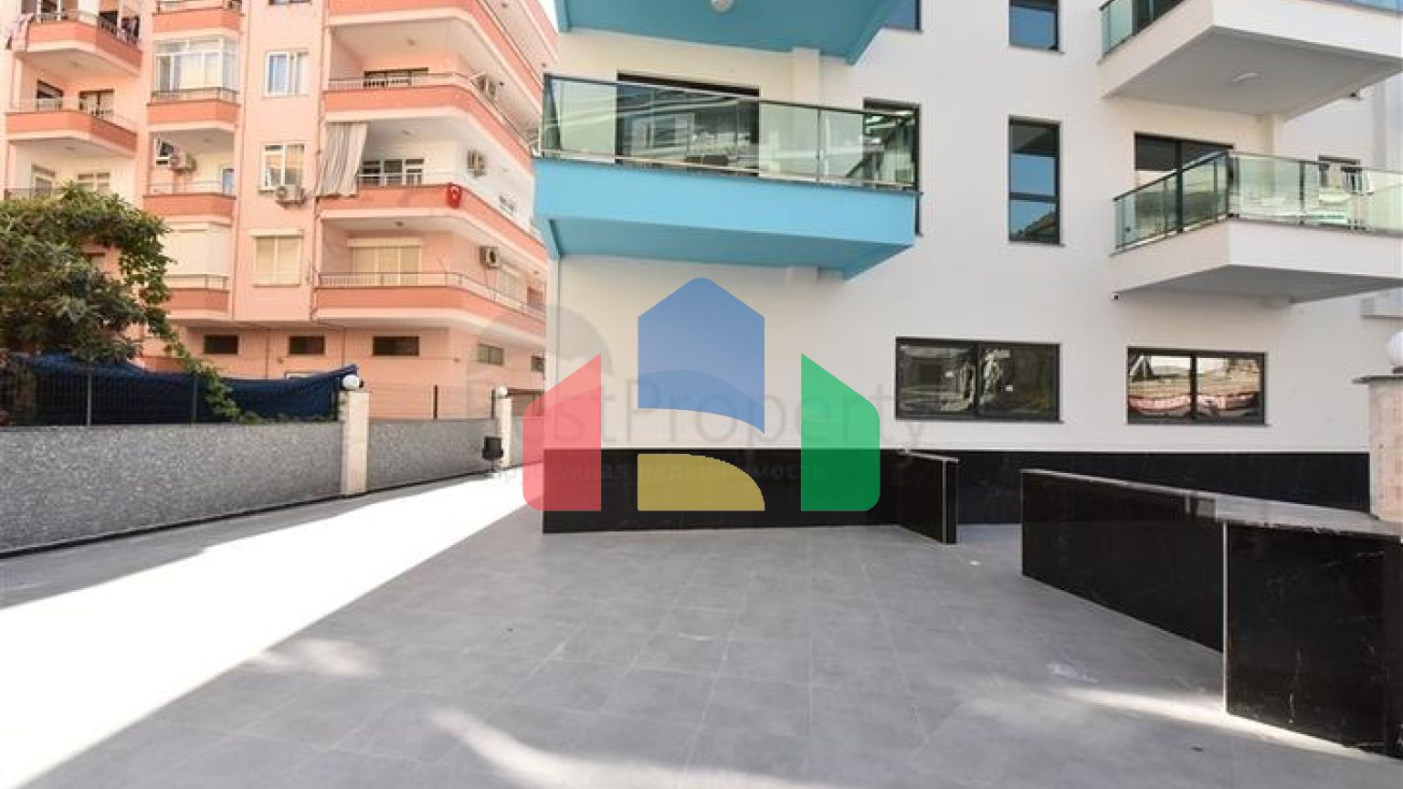 Квартири в самому центрі Аланії з видом на море