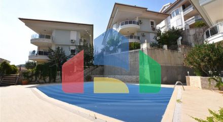 Пентхаус 3+1 с потрясающим видом на море в живописном районе Бекташ