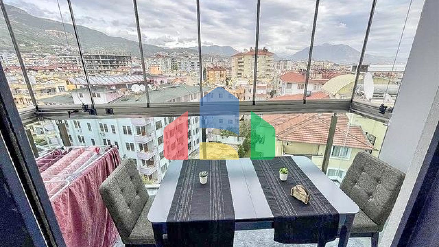 Двокімнатна квартира в самому центрі Аланії