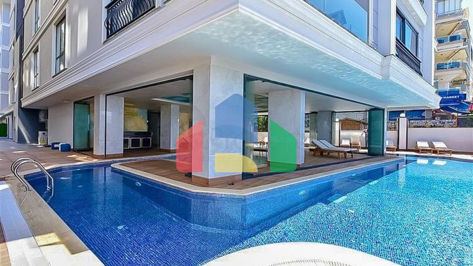 Пентхаус 3+1 в новом комплексе на первой береговой линии в Алании