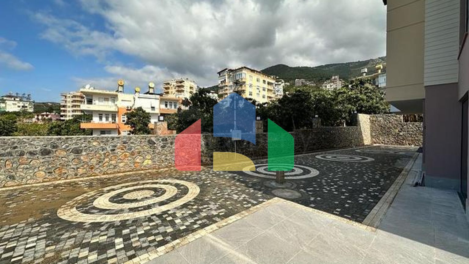 Пентхаус 3+1 в новом жилом комплексе на Клеопатре