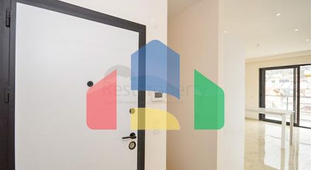 Квартира пентхаус планировки 2+1 в районе Клеопатра