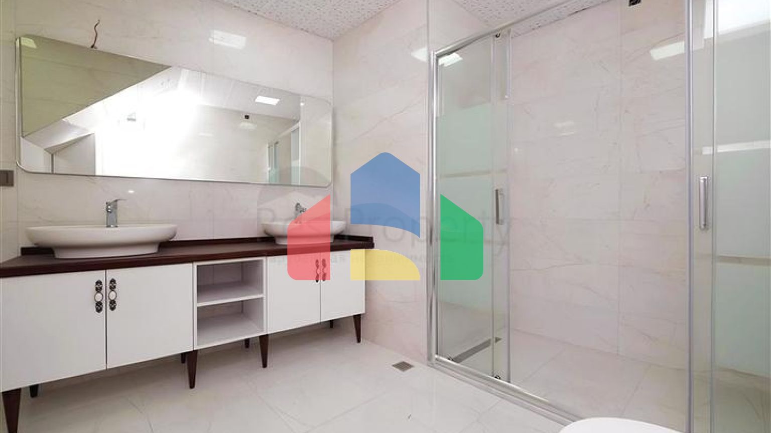 Просторий мебльований пентхаус з терасами в самому центрі Аланії