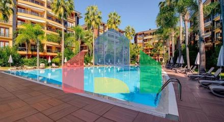 Elegant 2+1 apartment in a premium class complex in the center of Alanya