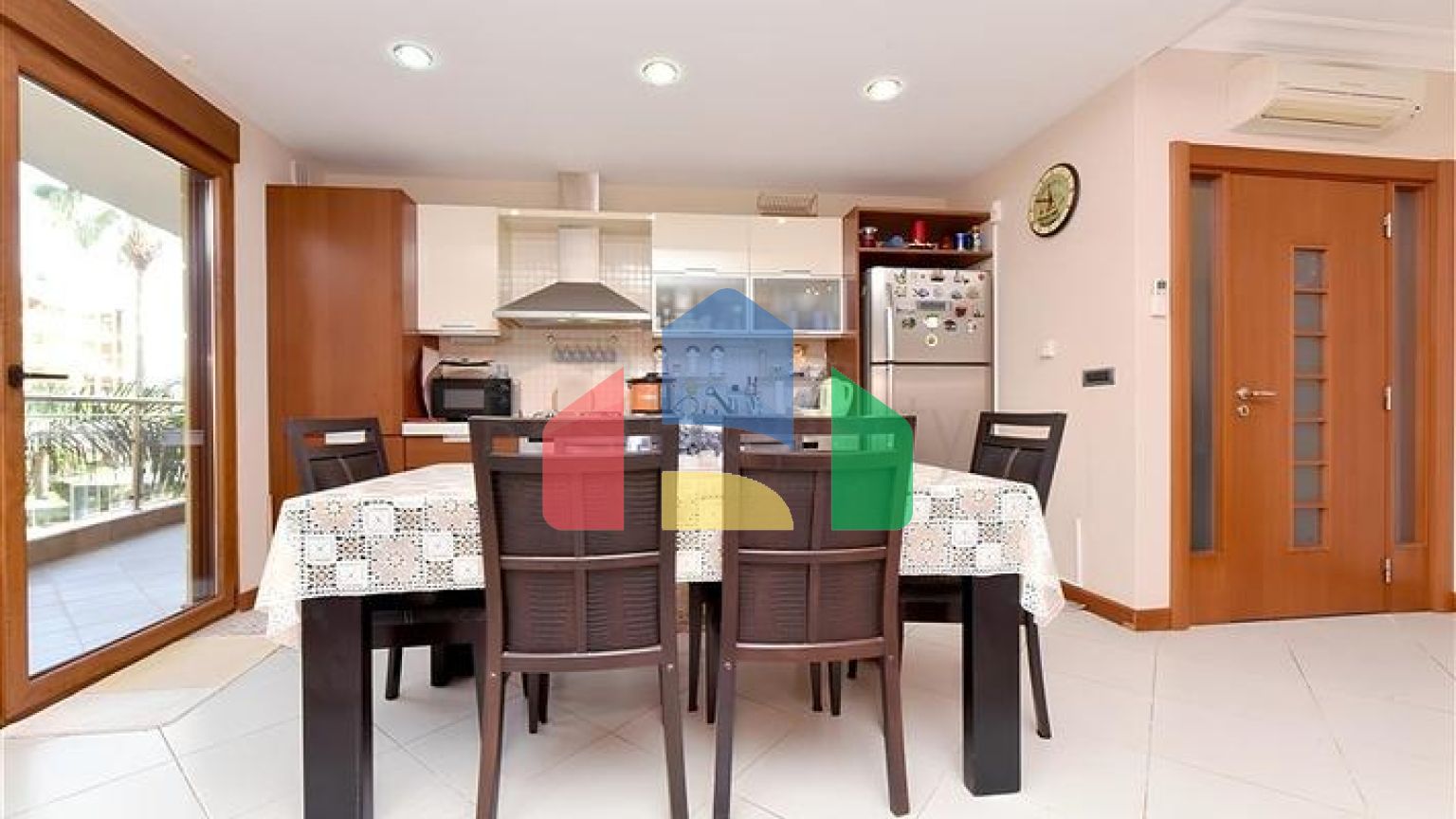 Елегантна квартира 2+1 в комплексі преміум-класу в центрі Аланії