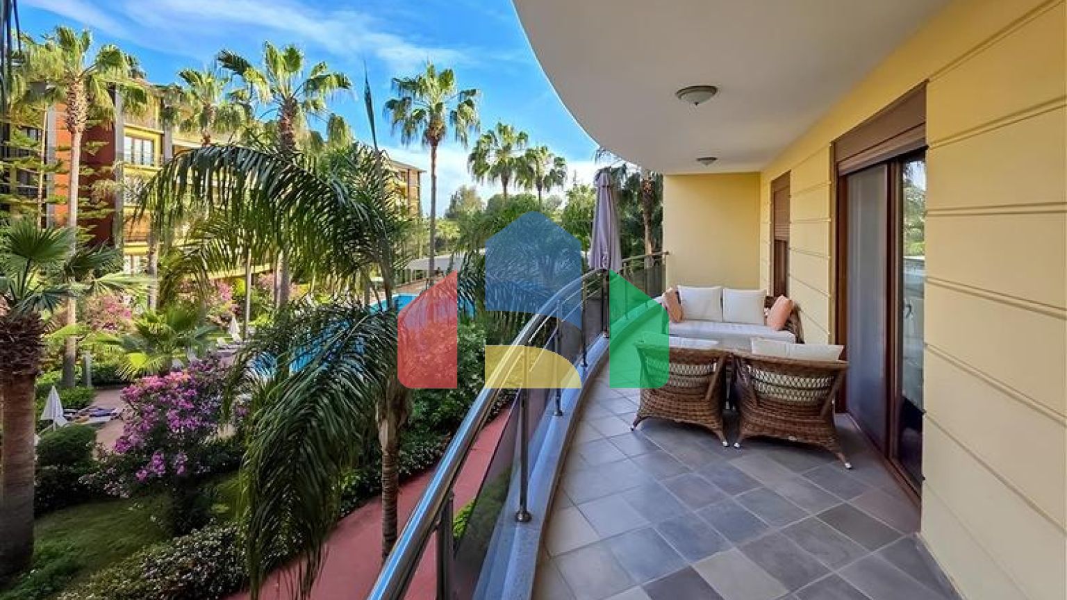 Елегантна квартира 2+1 в комплексі преміум-класу в центрі Аланії