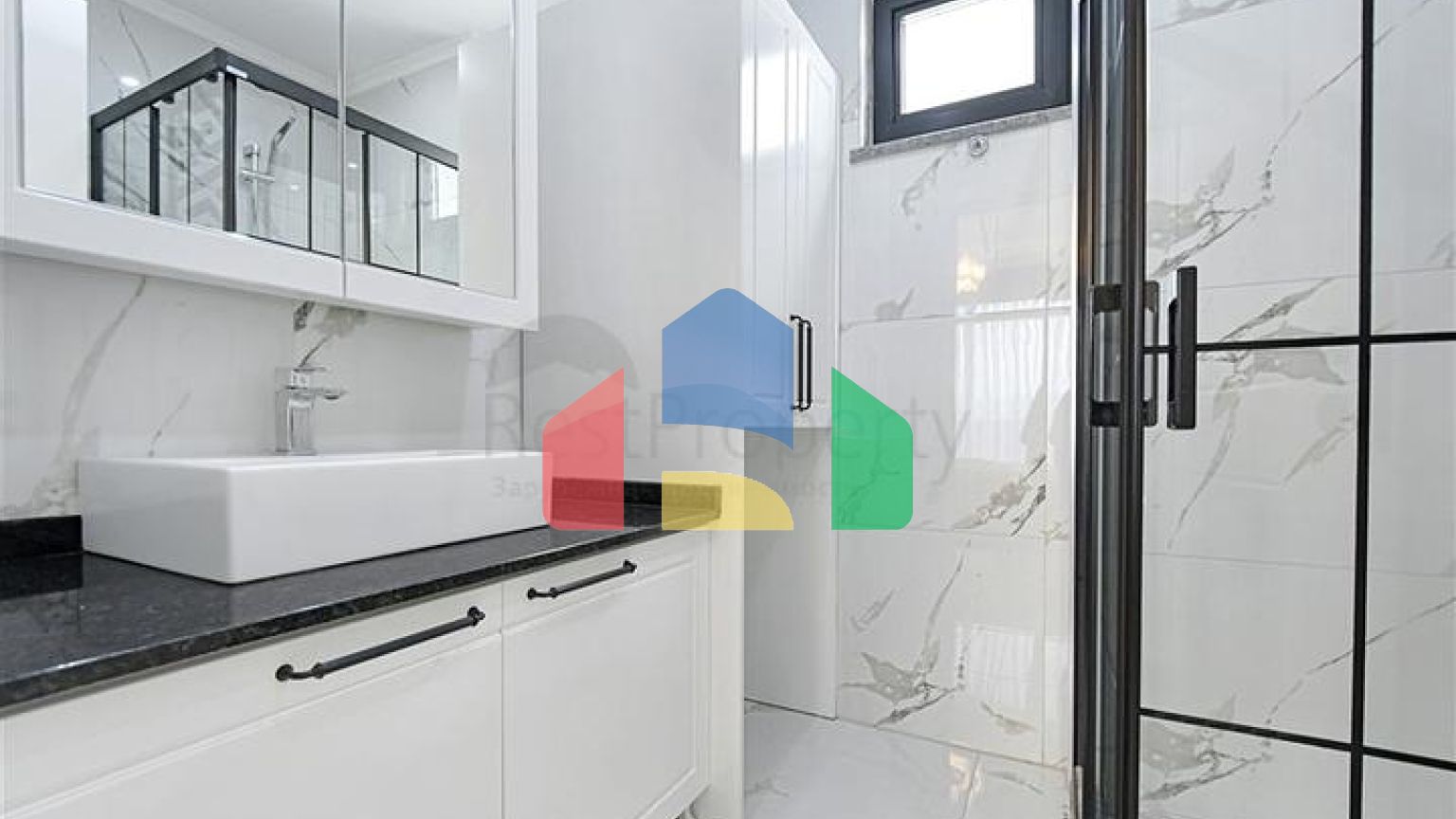 Сучасна вілла 3 + 1 з панорамним видом на море в районі Бекташ