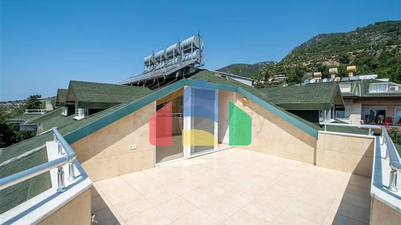 Пентхаус 3+1 в центре Алании