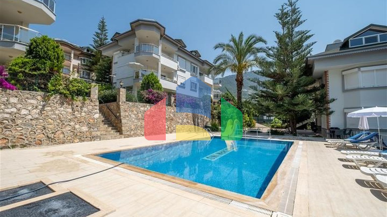 Пентхаус 3+1 в центре Алании