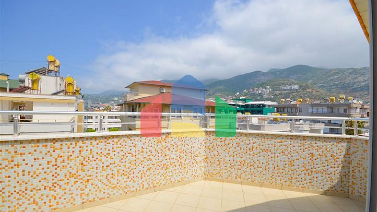 Двухуровневый пентхаус 3+1 в 100 м от моря