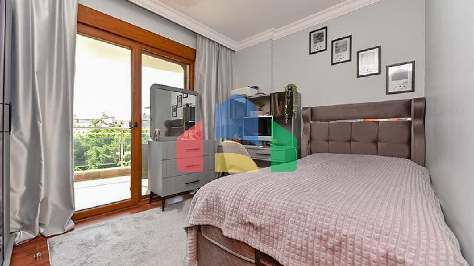 Трикімнатна квартира на першій береговій лінії під ВНЖ