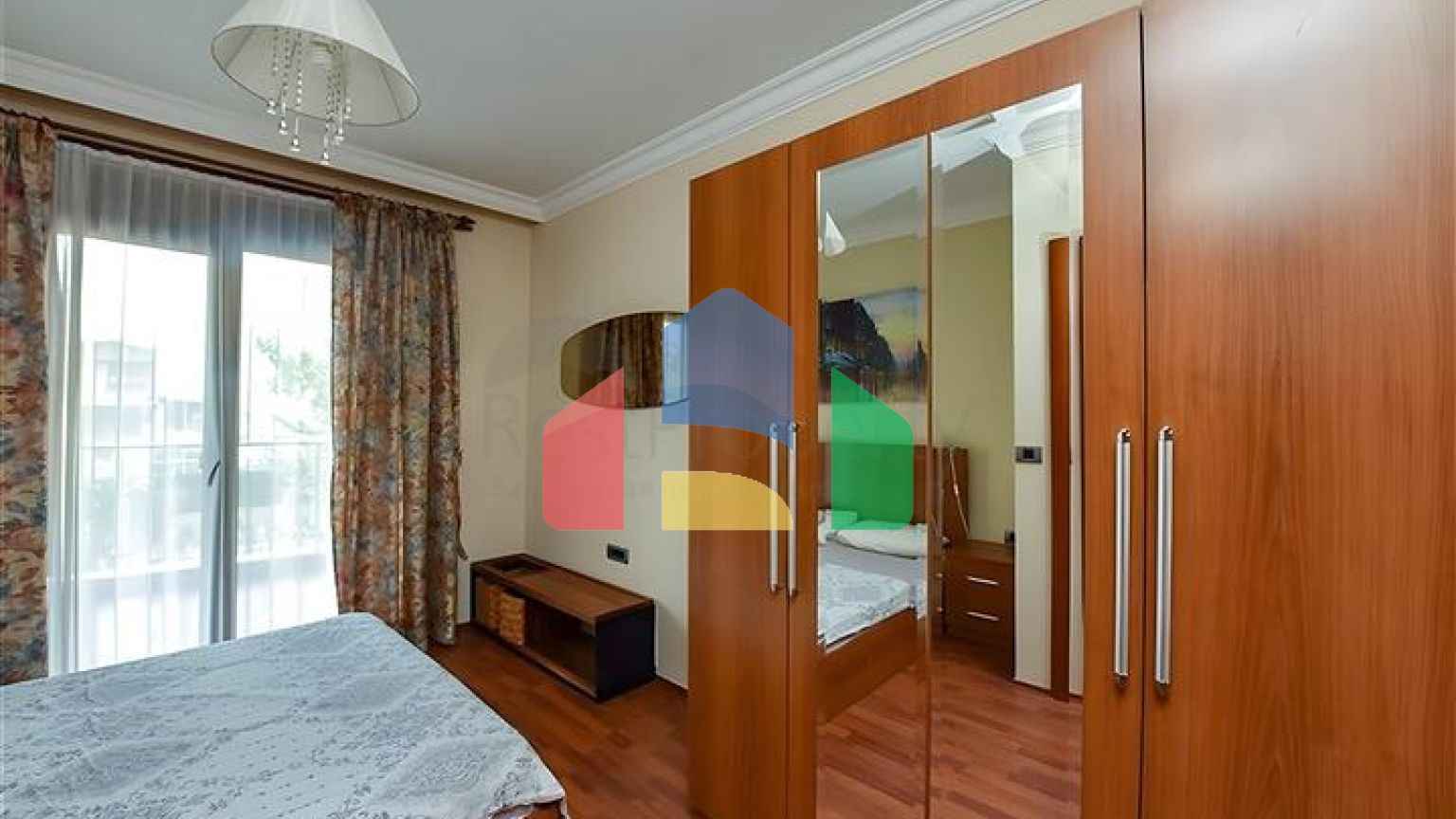 Меблированная квартира 2+1 в комплексе на первой береговой линии в центре Алании