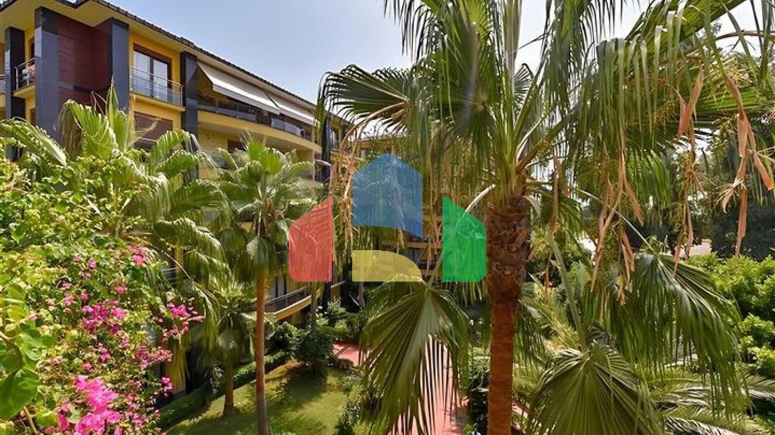 Меблированная квартира 2+1 в комплексе на первой береговой линии в центре Алании