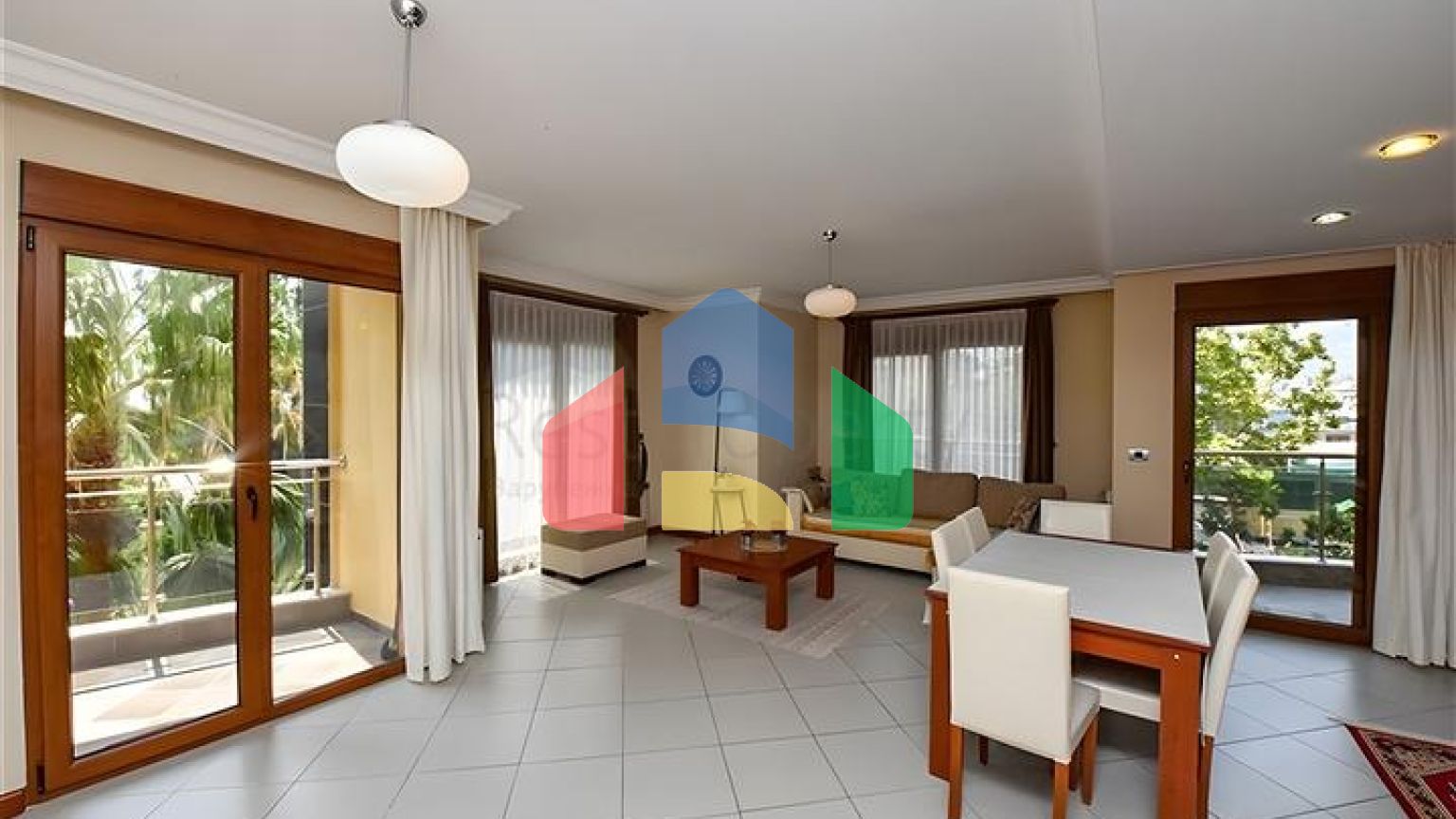 Меблированная квартира 2+1 в комплексе на первой береговой линии в центре Алании