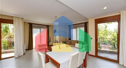 Меблированная квартира 2+1 в комплексе на первой береговой линии в центре Алании