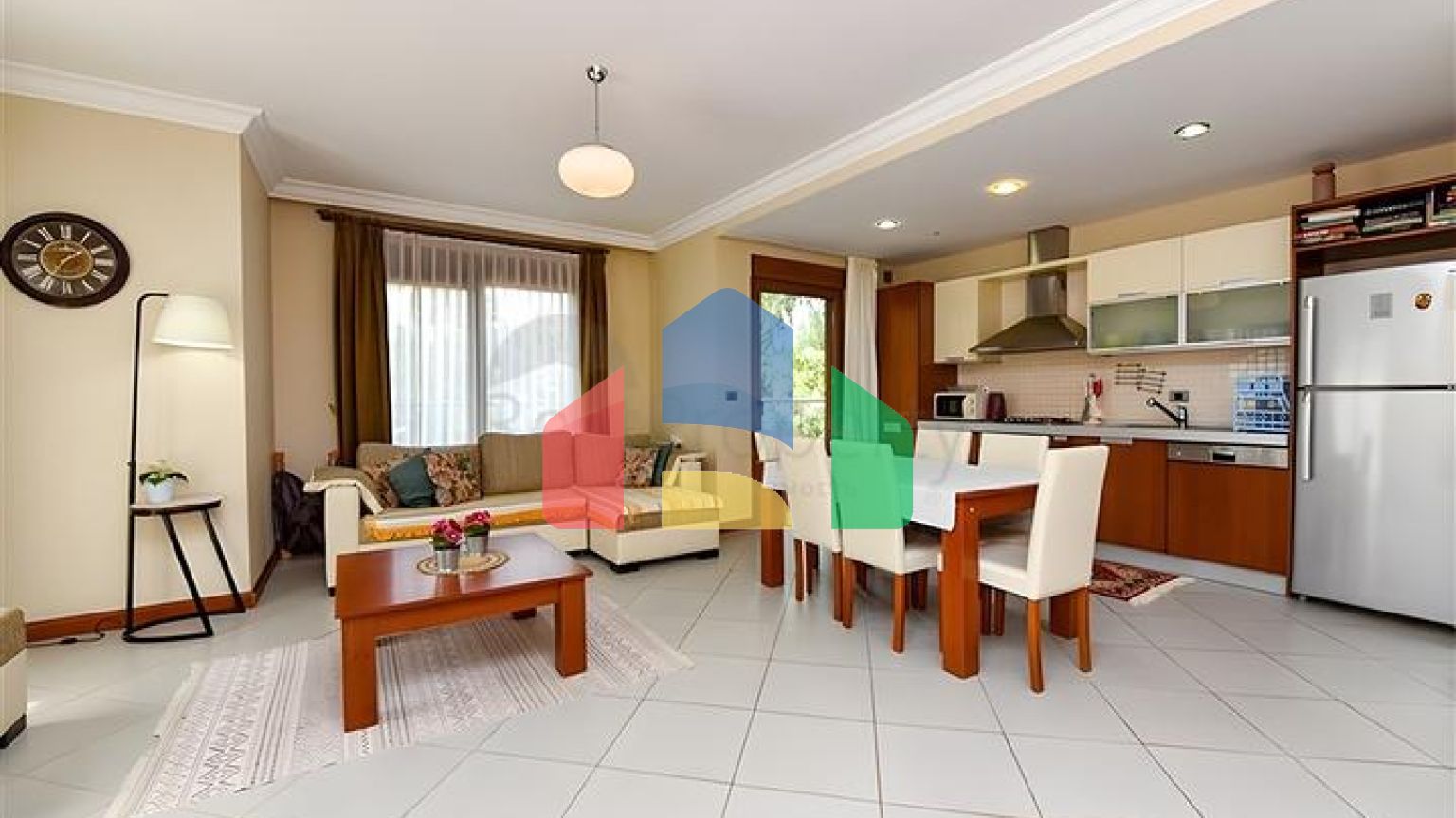 Меблированная квартира 2+1 в комплексе на первой береговой линии в центре Алании