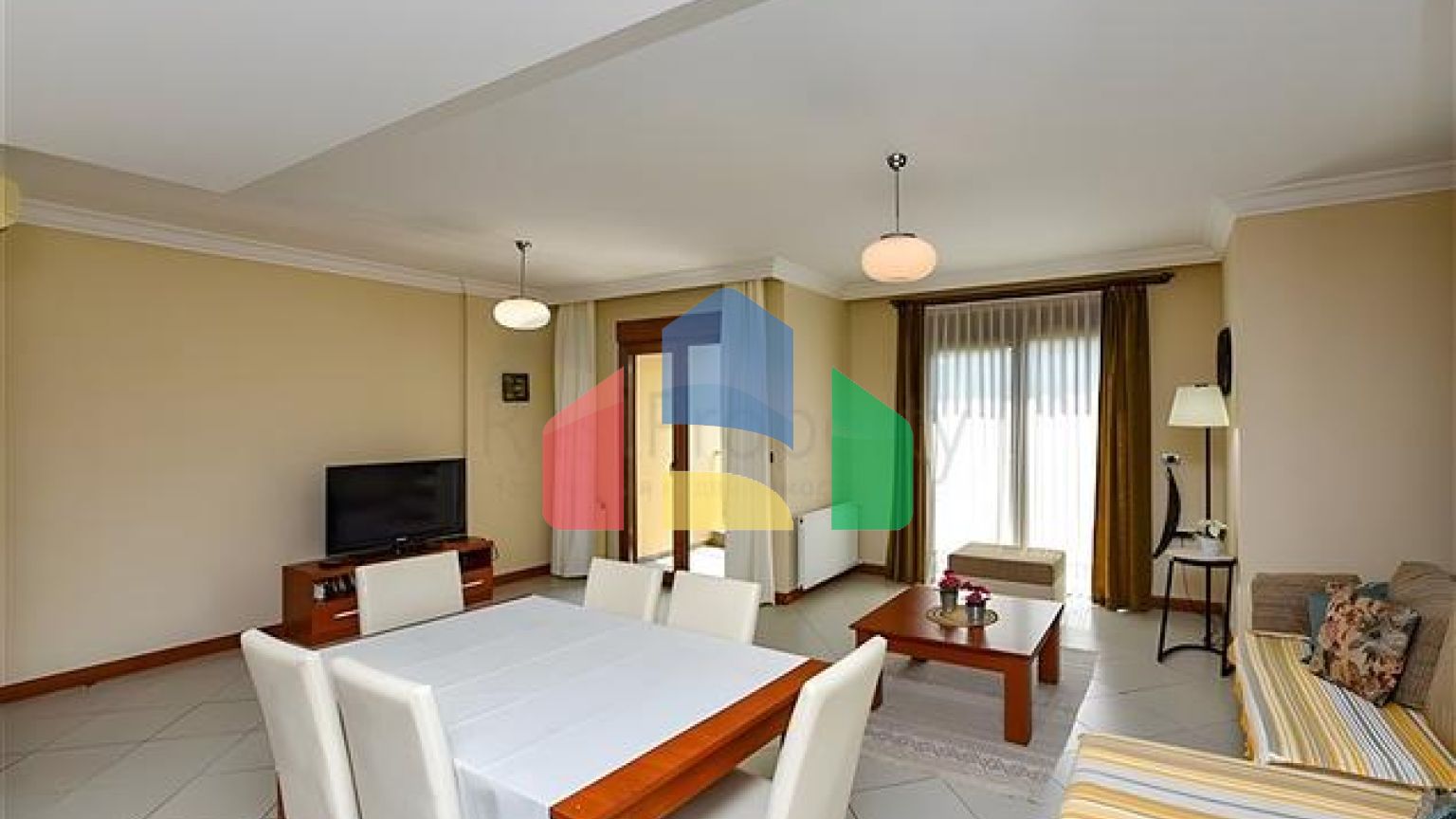 Меблированная квартира 2+1 в комплексе на первой береговой линии в центре Алании