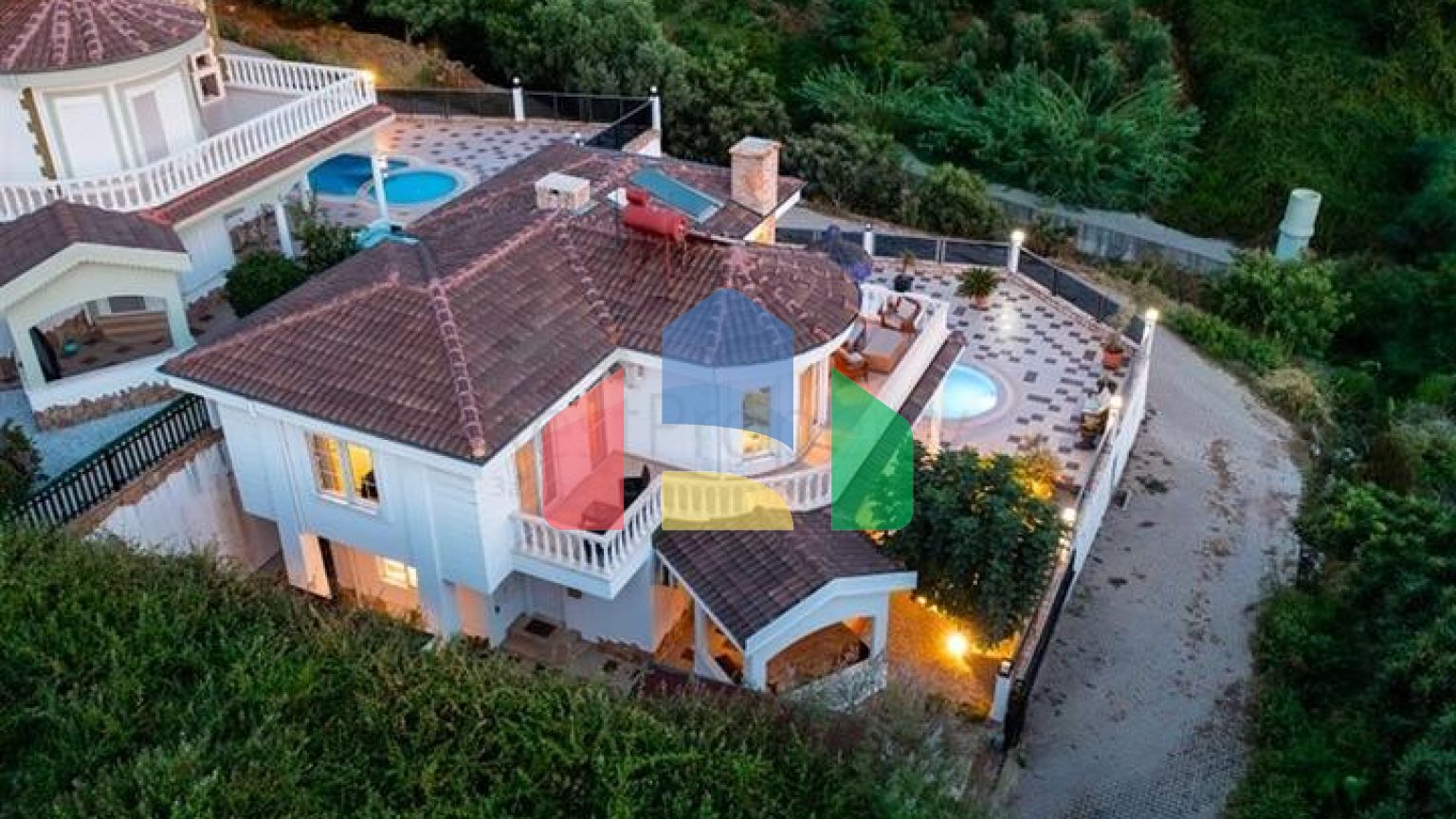 Вилла 4+1 в самом центре Алании