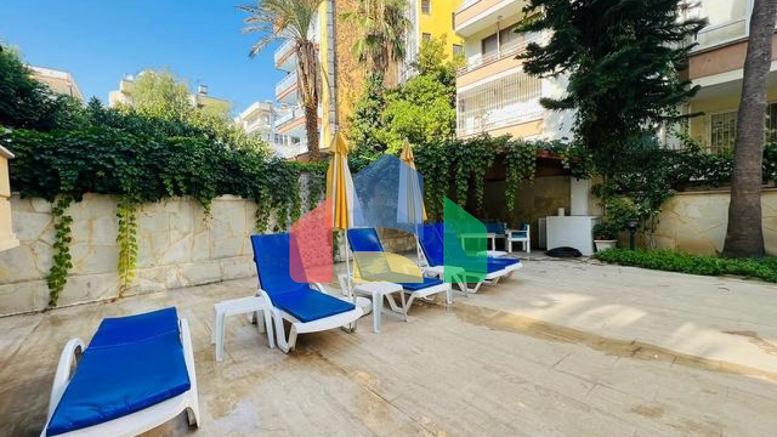 Просторий пентхаус 2 + 1 в центрі Аланії