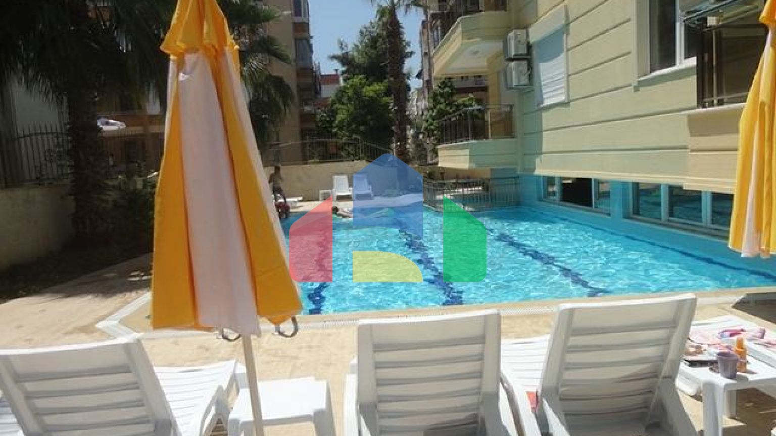 Просторий пентхаус 2 + 1 в центрі Аланії