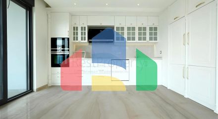 Простора квартира 5 + 1 з видом на море в центрі Аланії