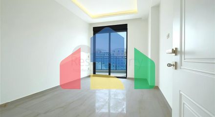 Простора квартира 5 + 1 з видом на море в центрі Аланії