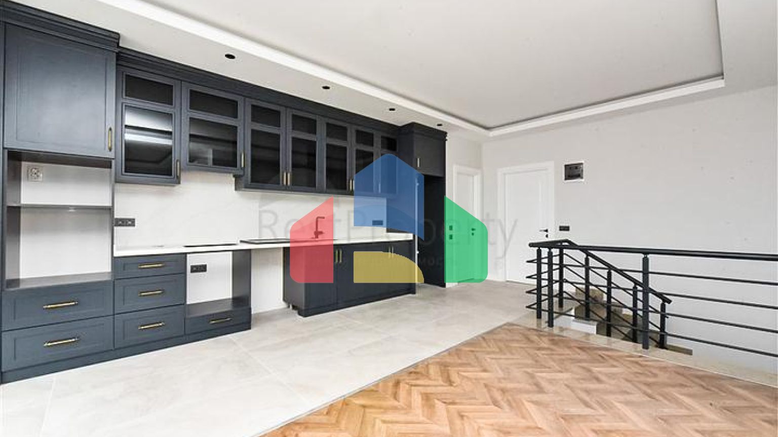 Шикарний пентхаус з панорамним видом на море в самому центрі Аланії