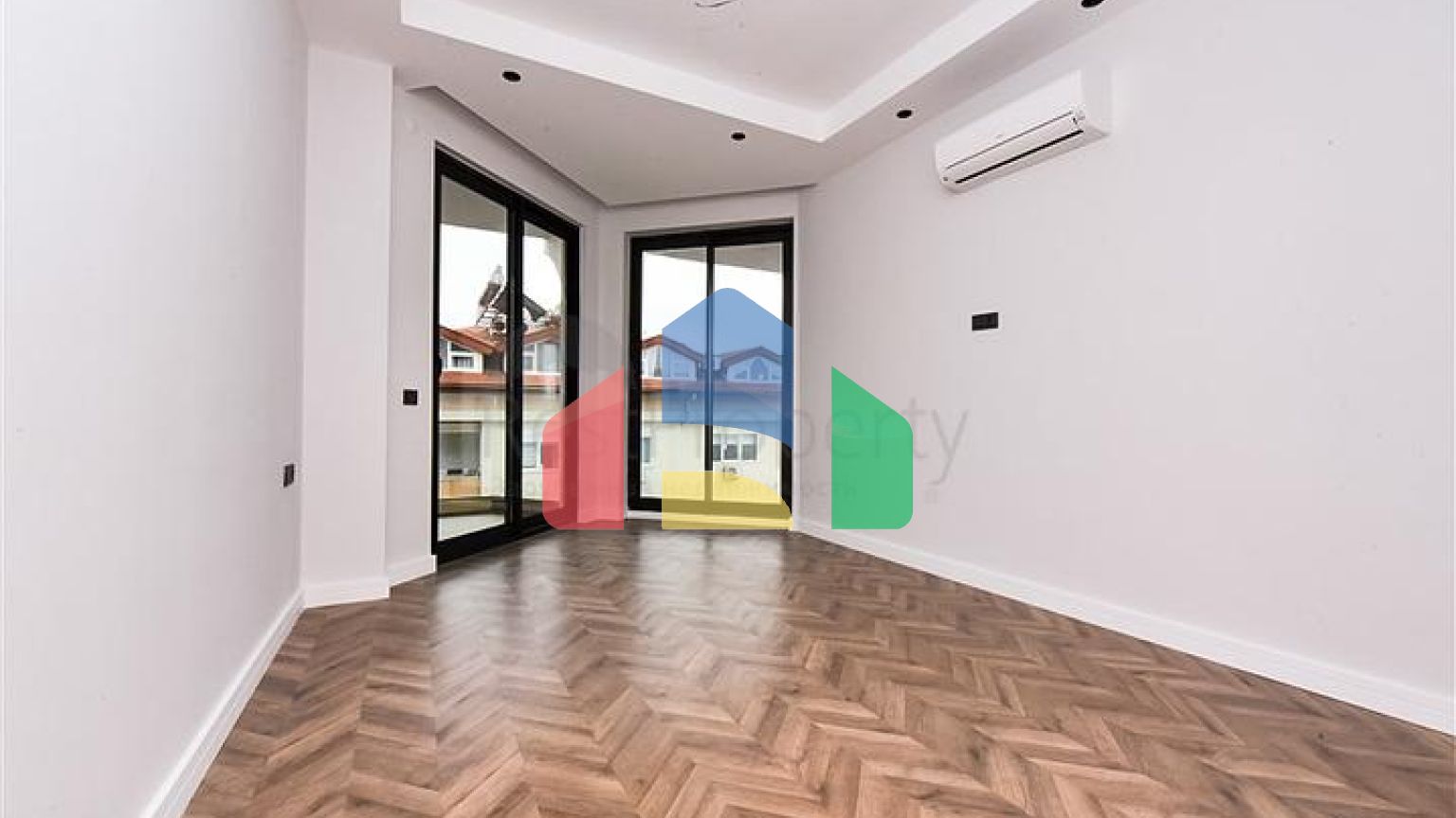 Шикарний пентхаус з панорамним видом на море в самому центрі Аланії