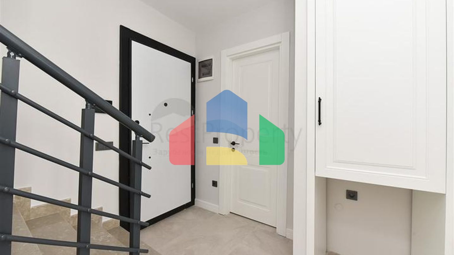 Шикарний пентхаус з панорамним видом на море в самому центрі Аланії