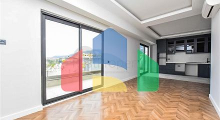 Шикарний пентхаус з панорамним видом на море в самому центрі Аланії