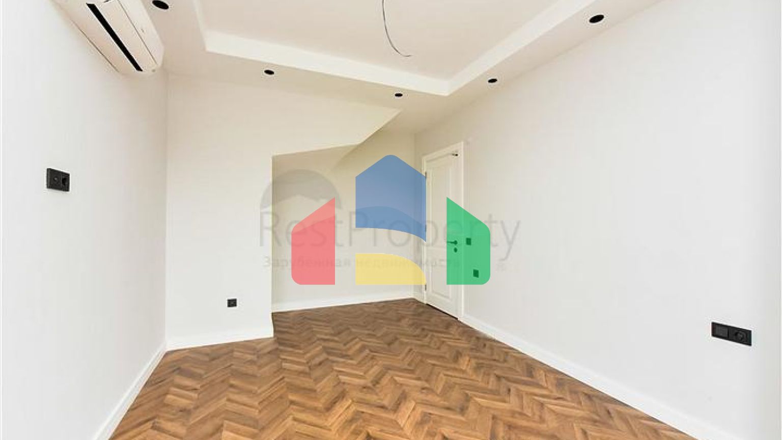 Шикарний пентхаус з панорамним видом на море в самому центрі Аланії