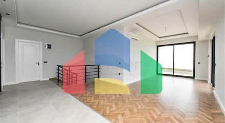 Шикарний пентхаус з панорамним видом на море в самому центрі Аланії